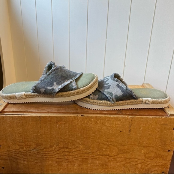 Etnies Camo Print Fabric And Jute Sandals - Picture 6 of 7